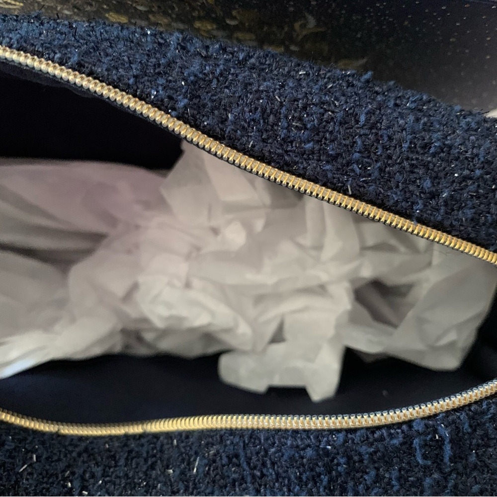 CHANEL Beauté 2025 Holiday Blue Tweed Cosmetic Pouch NIB New in Box - Picture 11 of 14